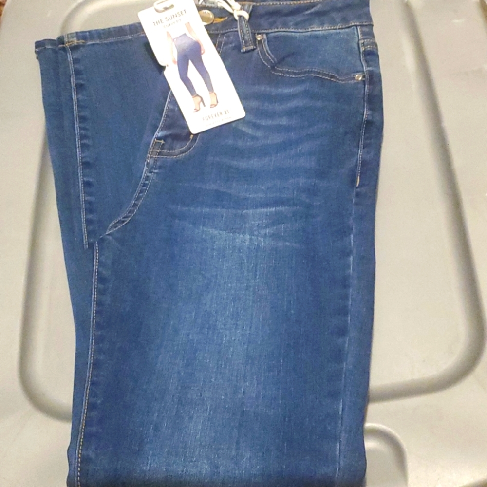 Forever 21 Curvy Fit Jeans